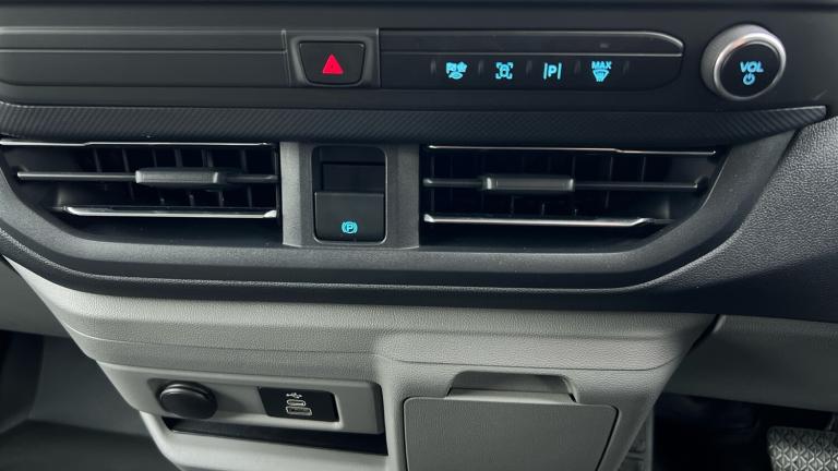 2025 Ford Transit Custom 320 L1 Petrol Fwd 2.5 PHEV 232ps H1 Van Limited Auto Van Hybrid Automatic