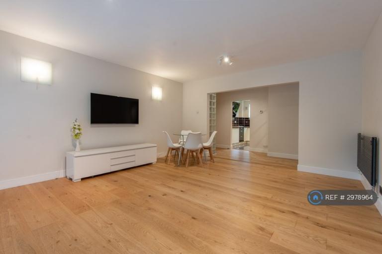 3 bedroom flat in Wentworth, Poole, BH14 (3 bed) (#2978964)