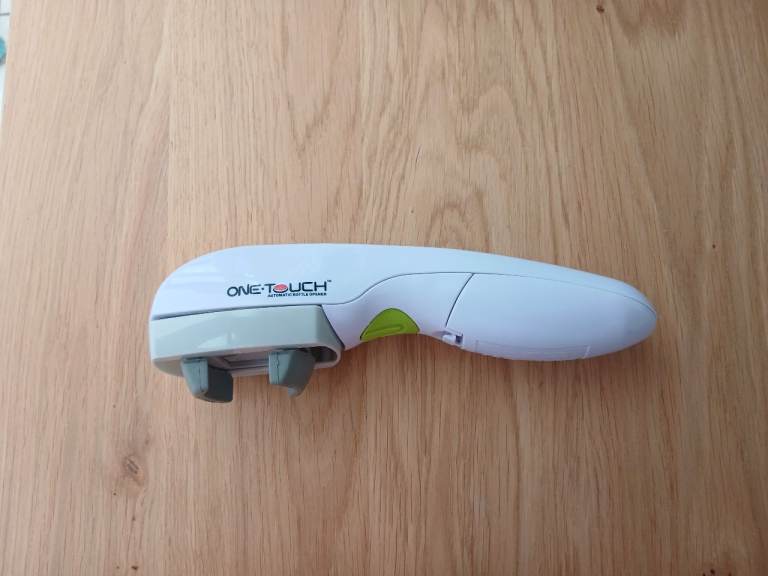ONE Touch Automatic Bottle Opener