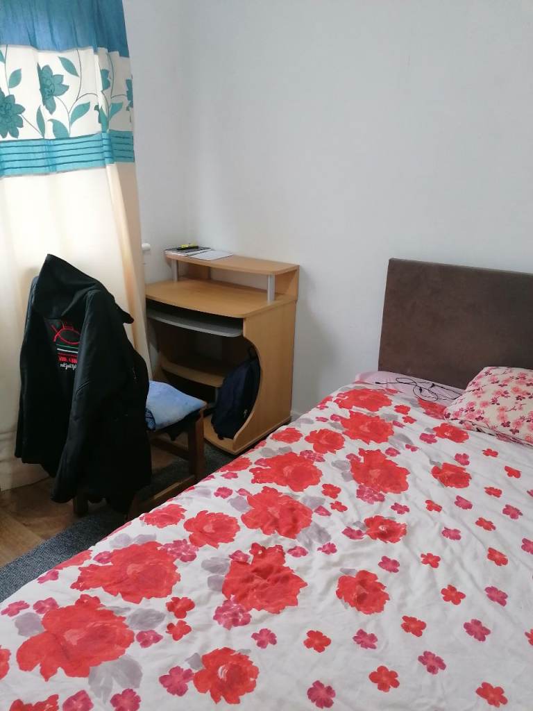 ROOM NEAR THE CITY AND NEAR EDINBURGH UNIVERSITY KINGS BUILDING AND R.I.H(HOSPITAL)