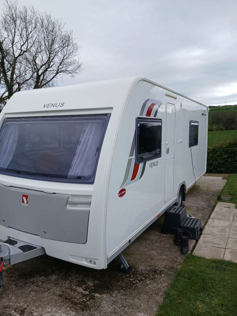2015 Lunar venus 540/4 fixed bed