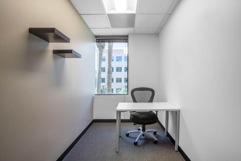 Reading - RG26UB \ Office Membership with Anytime Private Office Access