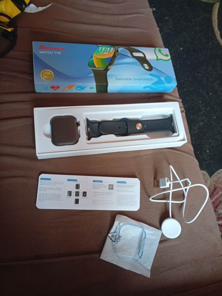 Microwear Smartwatch with Box and Charger – Brand New READ DESCRIPTION SPEARS OR REPAIRS
