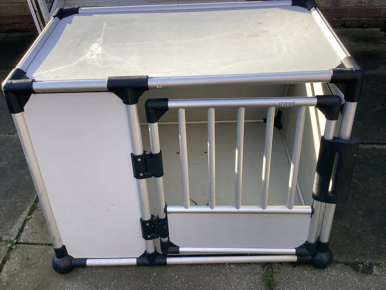 Dog transport box 