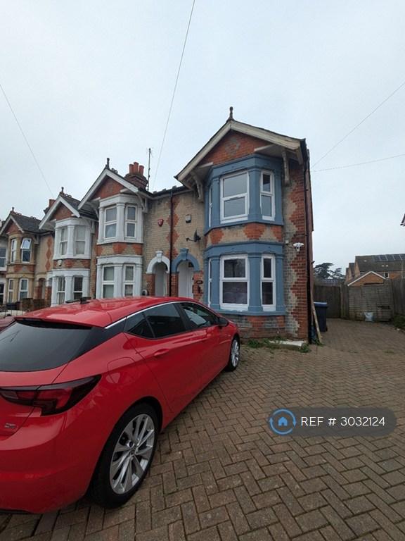 2 bedroom flat in Northumberland Avenue, Reading, RG2 (2 bed) (#3032124)
