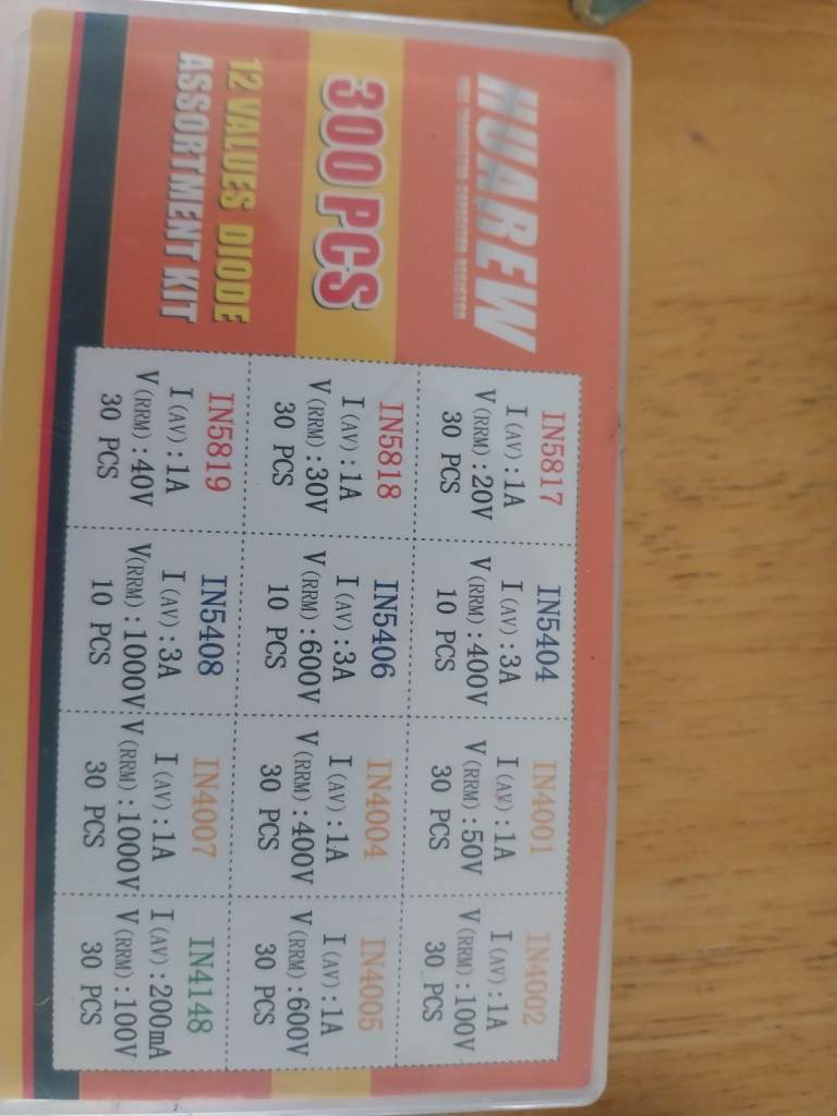 300 pieces diodes assorted.