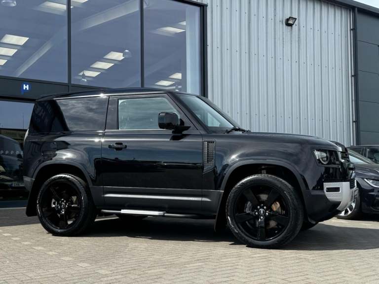 2023 Land Rover Defender 3.0 D250 Hard Top SE Auto PANEL VAN DIESEL Automatic