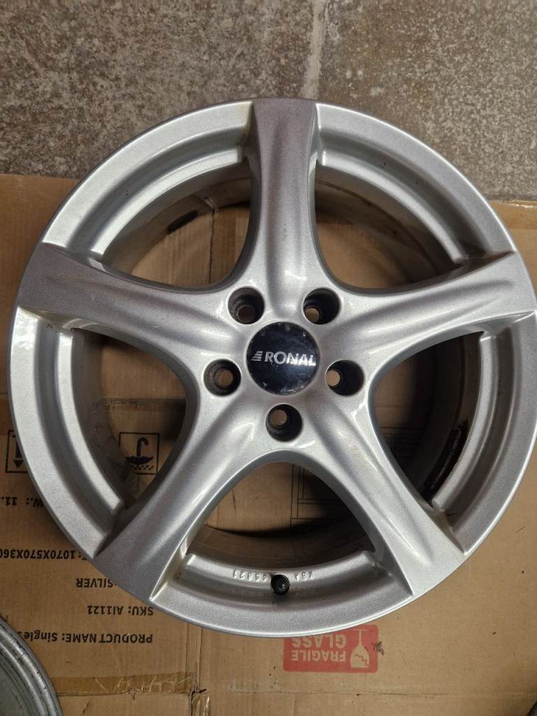 Set of 17” alloy wheels