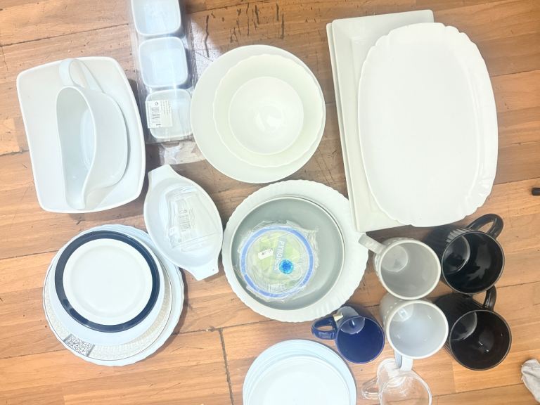 Mix kitchen wear bowl set mugs plates cups 