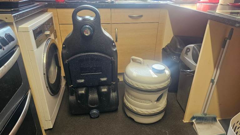 Pyramid water and waste hog