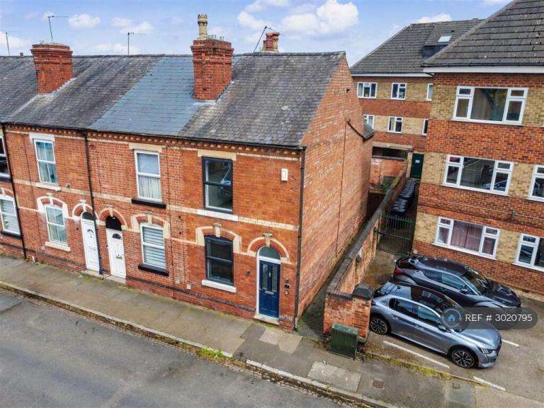 3 bedroom house in Wellington St, Nottingham, NG10 (3 bed) (#3020795)