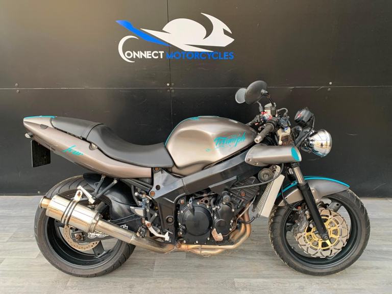 TRIUMPH SPEED FOUR 2006 PROJECT BIKE HPI CLEAR