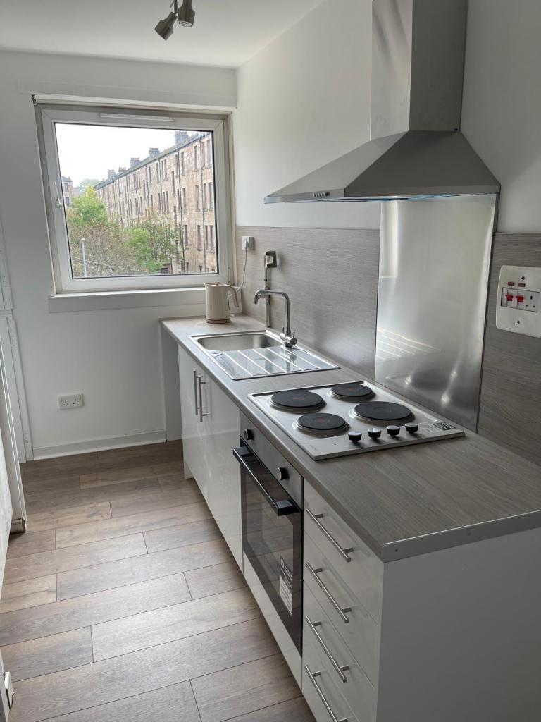 Unfurnished 2 bedroom Flat Dennistoun