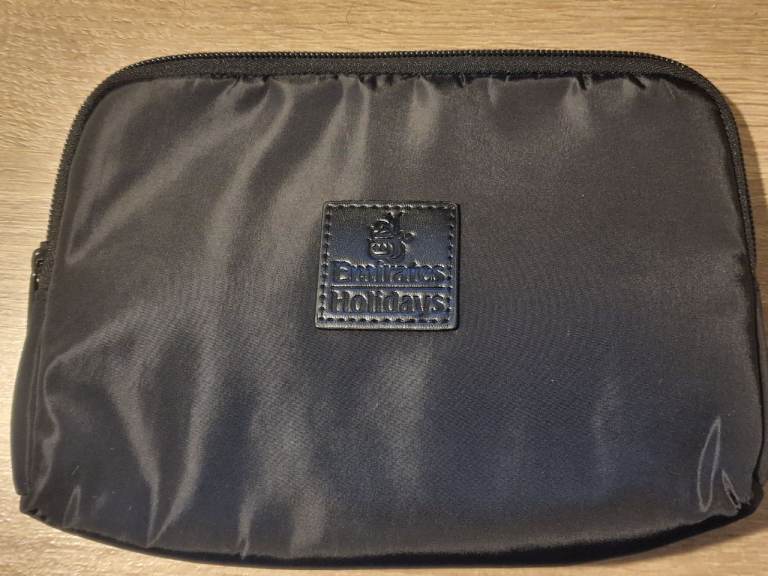 Emirates Holidays Black Toiletry Makeup Bag New