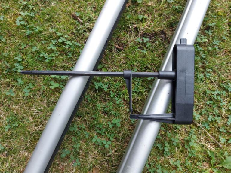 Volvo v40 cross country genuine roof bars 