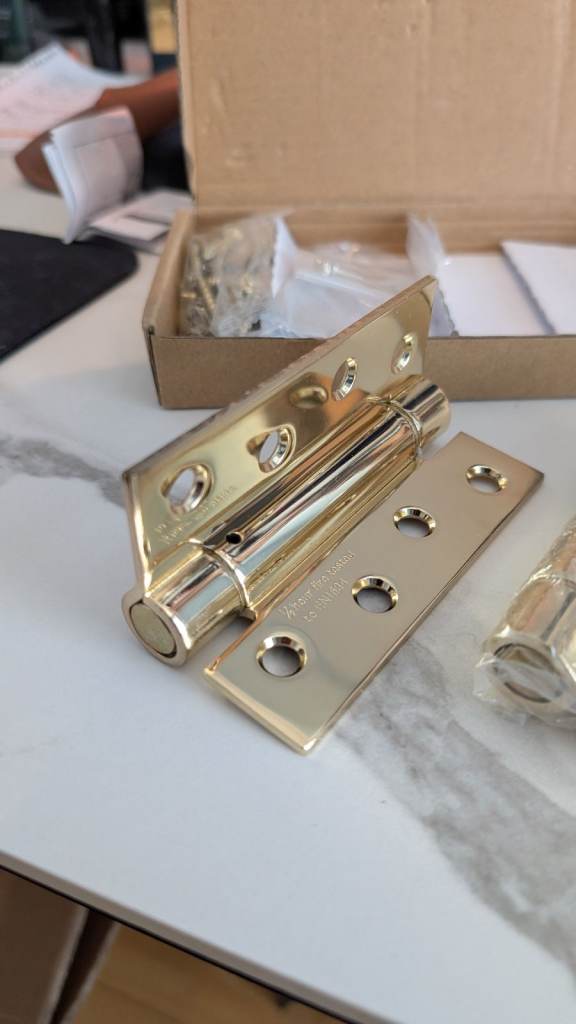 102 x 76mm Single Action spring hinges, pack of 3 Electro Brass 