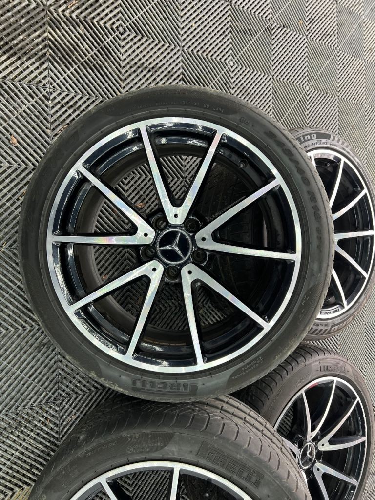 GENUINE MERCEDES C63s AMG SILVER ALLOYS - Rears 285/35 ZR18 & Fronts 245/40 R18 ✅