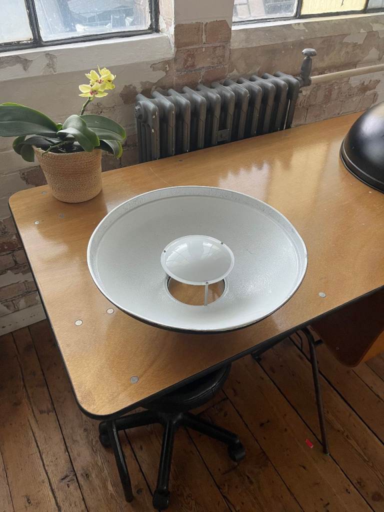 Elinchrom beauty dish (additional Profoto adapter - £20)