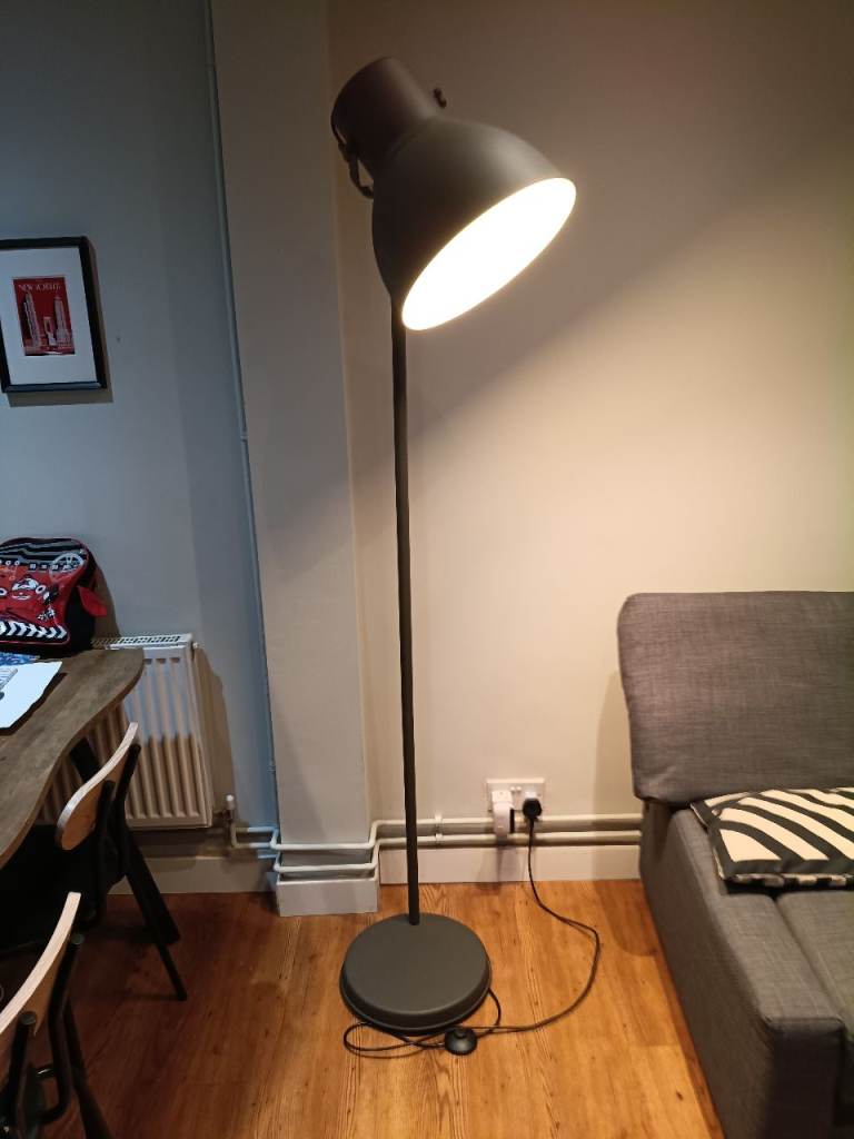 Modern floor lamp