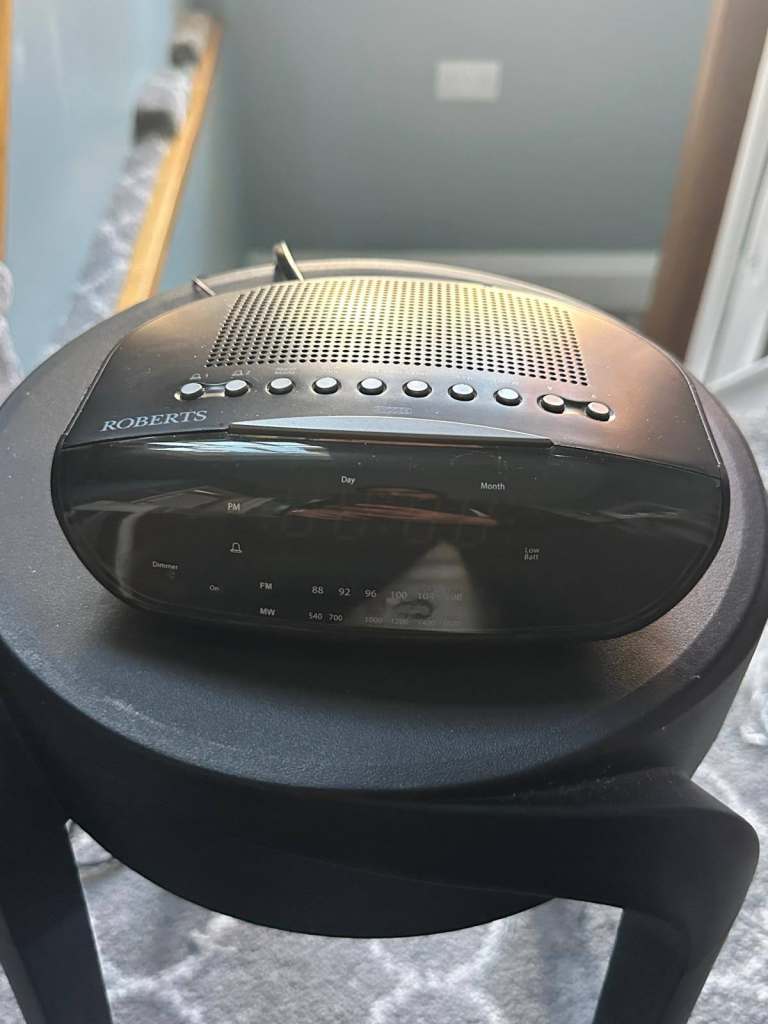 Roberts DAB/FM Alarm Clock Radio – Black, Good Condition