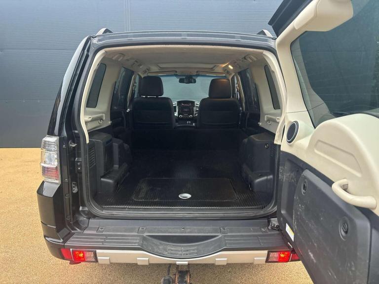 MITSUBISHI SHOGUN 3.2 DI-DC SG3 Auto 4WD Euro 6 5dr LWB 2017