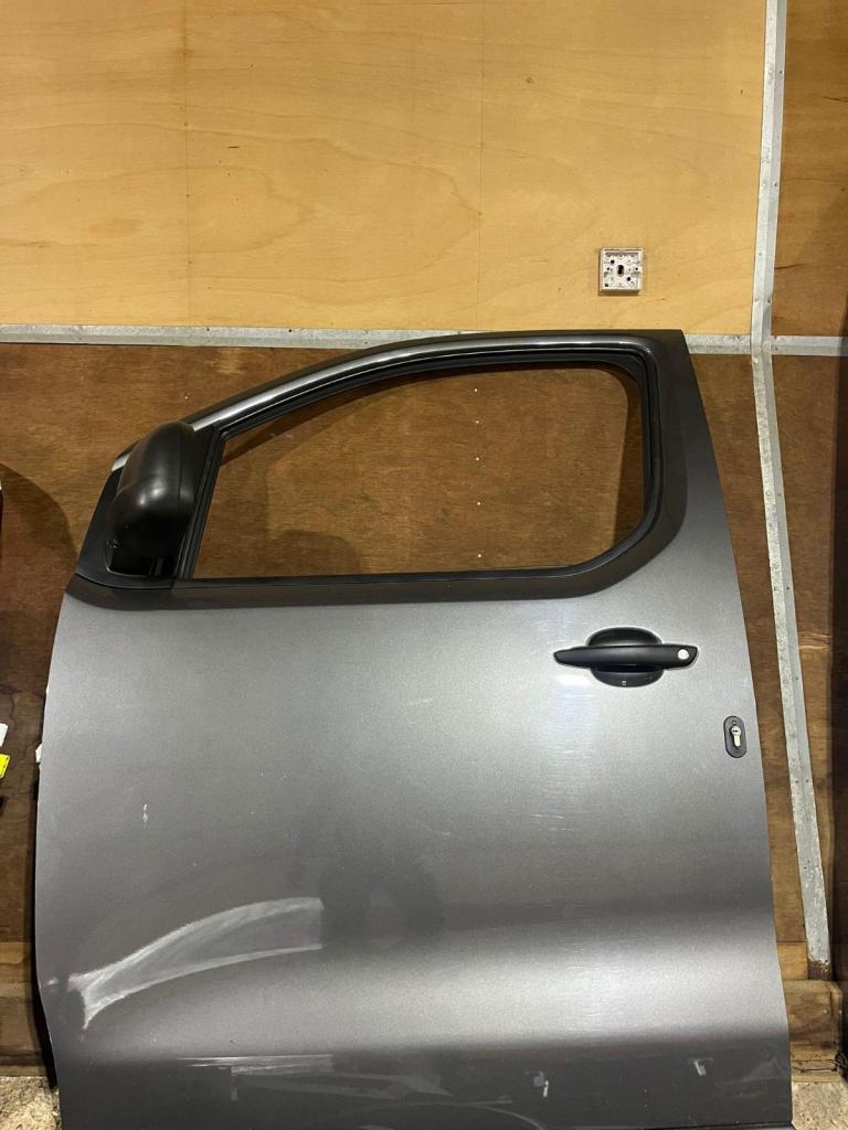 Vauxhall vivaro doors 