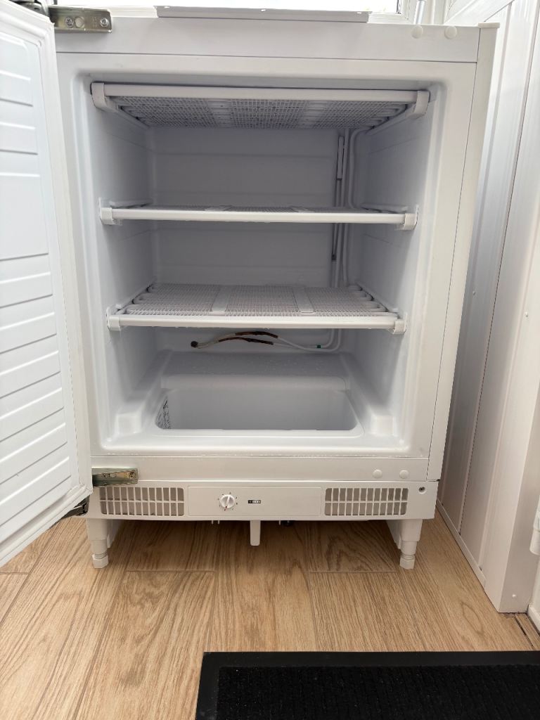 Small integrated Freezer – White, Good Working Order