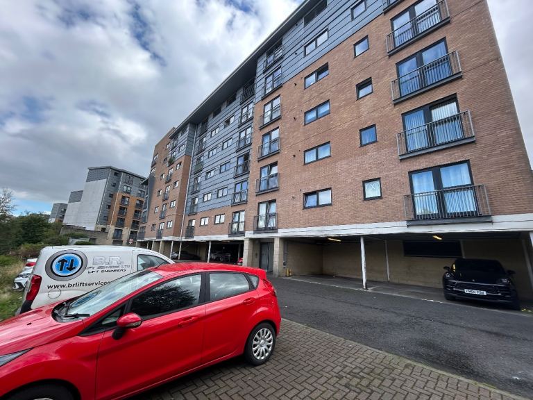 0ne bedroom flat FOR SALE near city c of Glasgow 