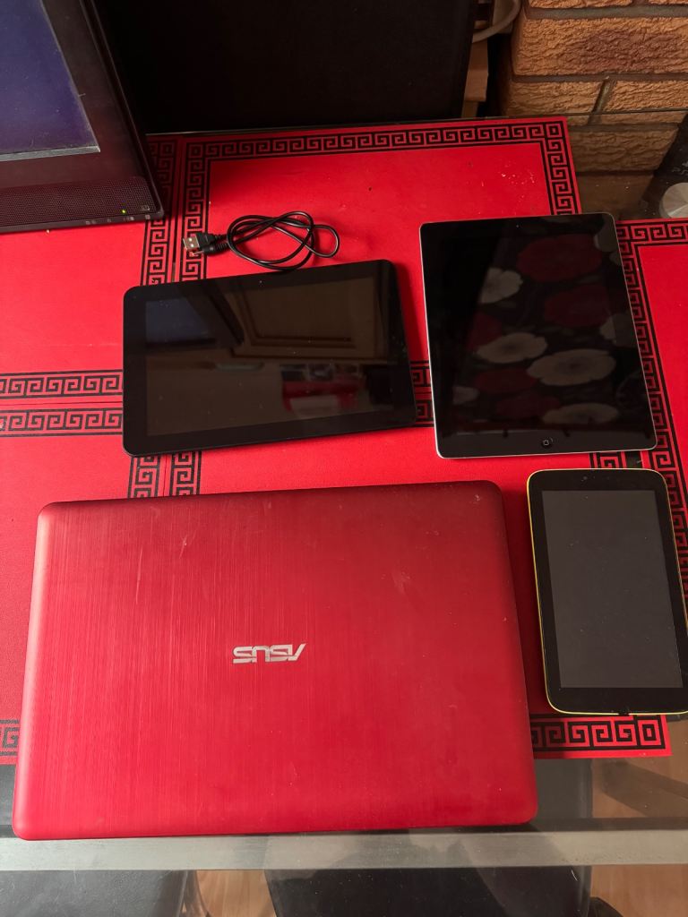 iPad / tablets / laptop