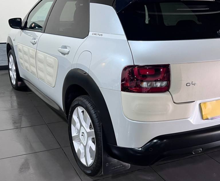 2018 Citroen C4 Cactus 1.6 BlueHDi W Hatchback 5dr Diesel Manual Euro 6 (100 ps) Hatchback Diesel...