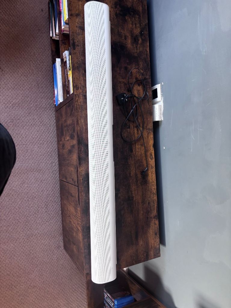 White SONOS ARC Soundbar Speaker – Good Condition, Great Sound