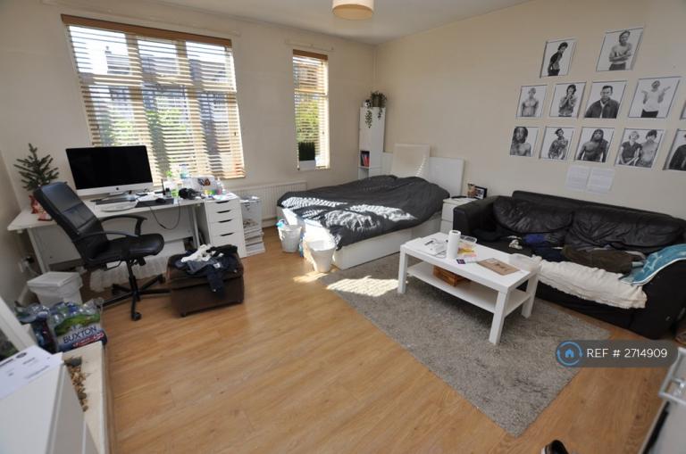 5 bedroom house in Finchley Lane, London, NW4 (5 bed) (#2714909)