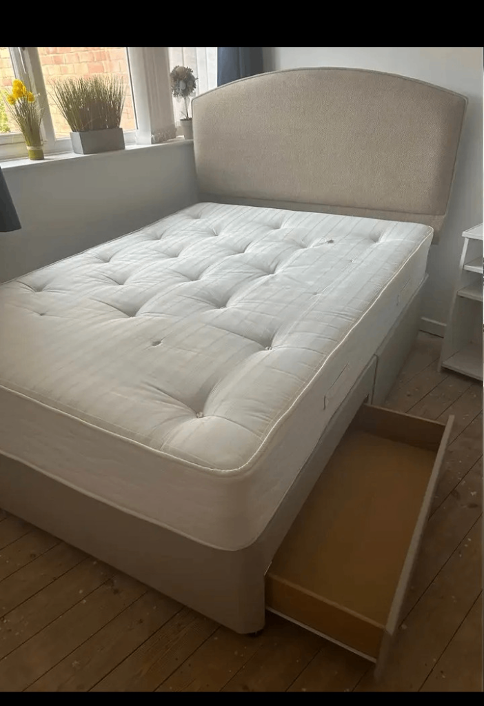 Lovely good quality double divan bed with 2 draws+clean thick mattress+headboard+DELIVERY