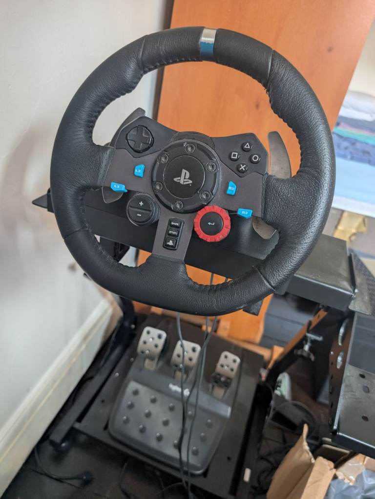 Logitech G29 set with £80 upgrades Driving Force Racing Wheel for PS4/PS5/PC