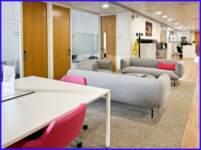 Liverpool - L3 1BP, Co-working membership 538 sqft serviced office to rent at 1 Mann Island