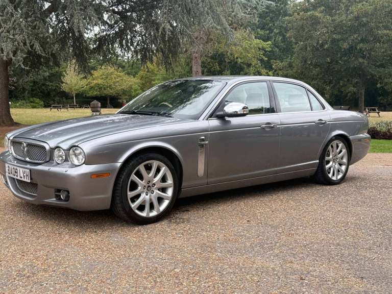 2008 Jaguar XJ XJ 2.7 TDVi Sovereign 4dr Auto SALOON DIESEL Automatic