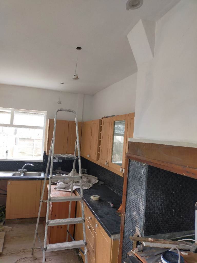 PAINTER DECORATOR - HANDYMAN     