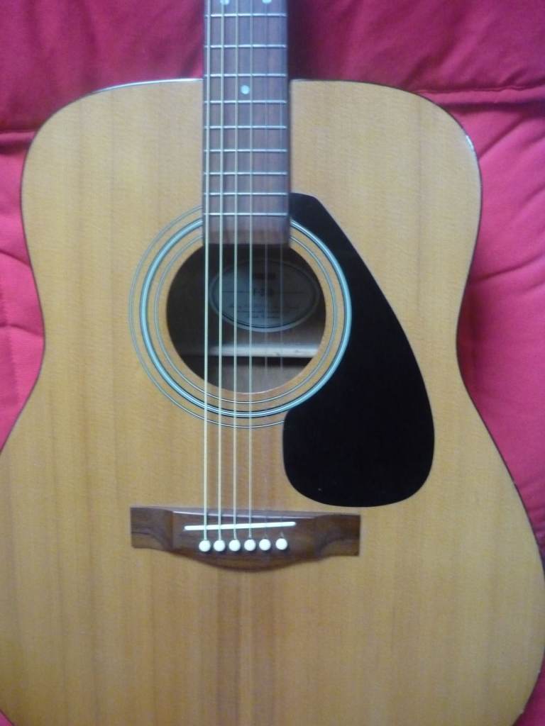 image for Yamaha F-310 Acoustic Guitar with new strings