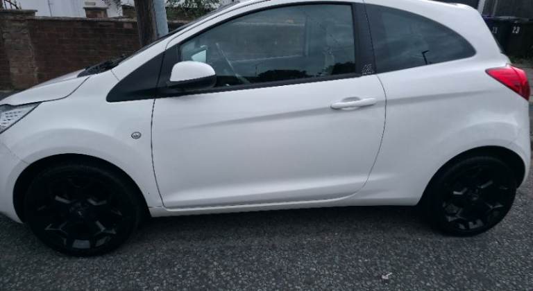Ford KA White Edition 2015 Petrol