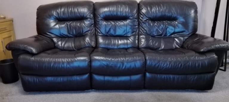 X2 brown recliner sofas both in good condition