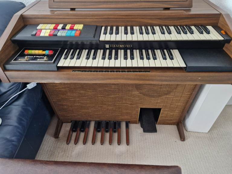 The Hammond Rhythm II  Organ - 88 Keys