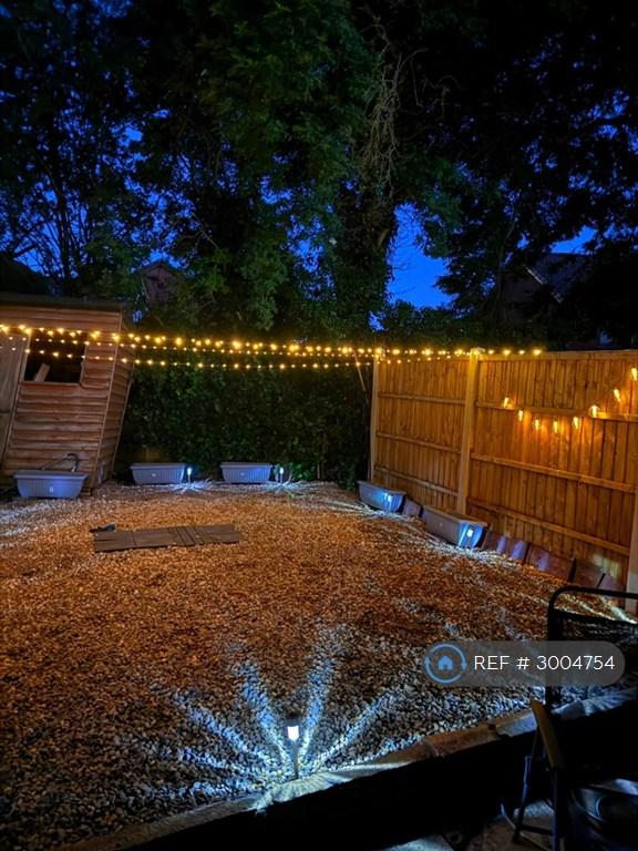 1 bedroom flat in Vintners Close, Worcester, WR4 (1 bed) (#3004754)