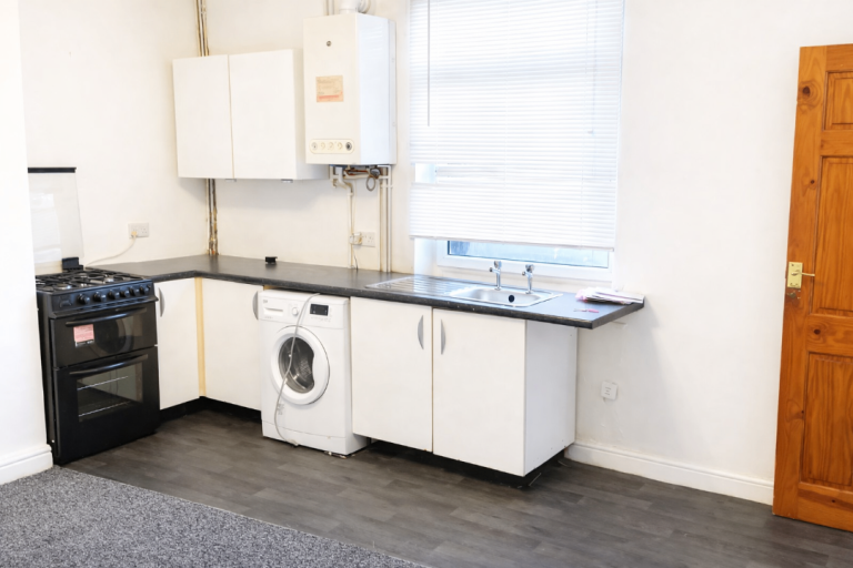 Stunning 2 bed end of terrace house