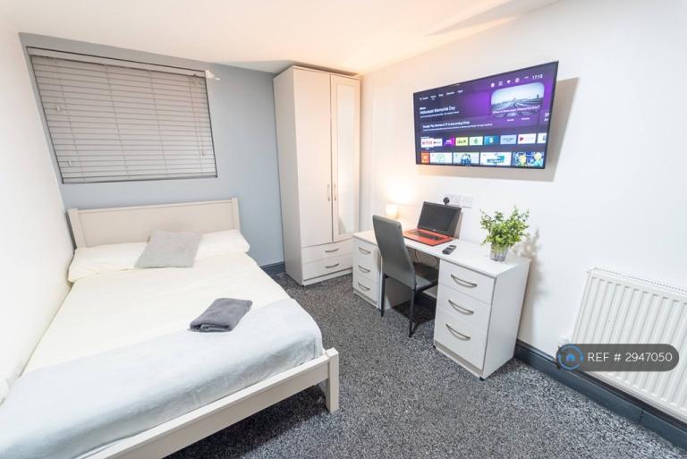 Studio flat in Bournbrook Road, Birmingham, B29 (#2947050)