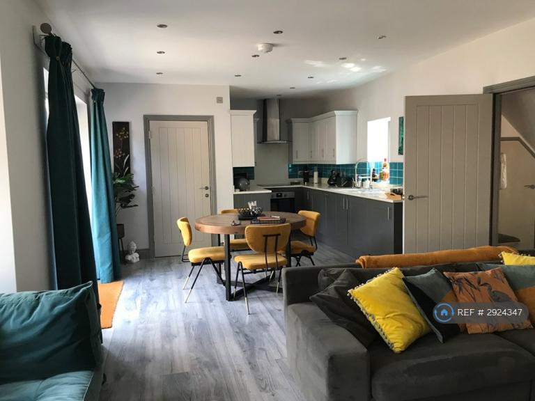2 bedroom house in Church Road, Norwich, NR14 (2 bed) (#2924347)