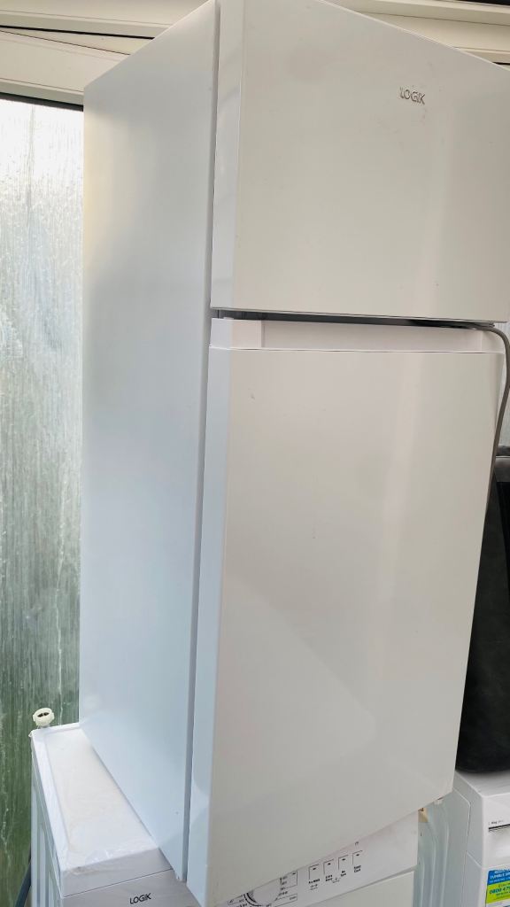 Logic White Fridge Freezer – Good Condition