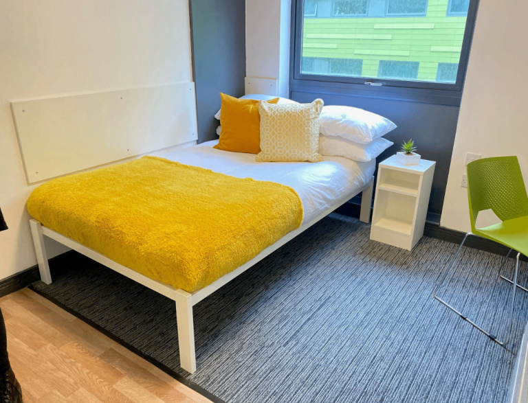 Bronze studio available from January 2026 to August 2026