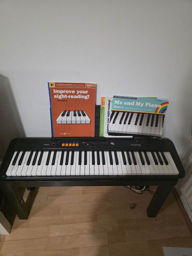 Casio CT-S100 Keyboard with Piano Lesson Books