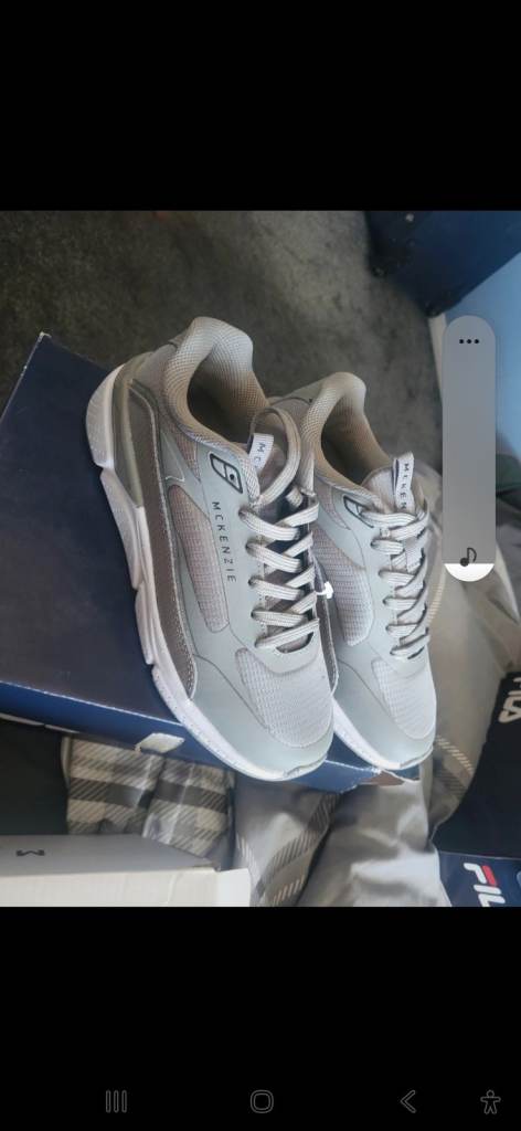 BN boys mkenzie trainers size 3.5