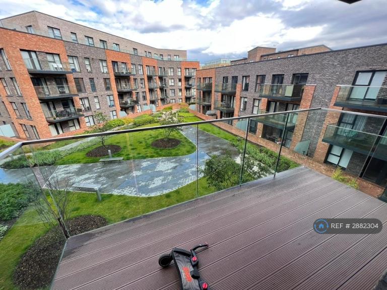 2 bedroom flat in James Smith Court, Dartford, DA1 (2 bed) (#2882304)
